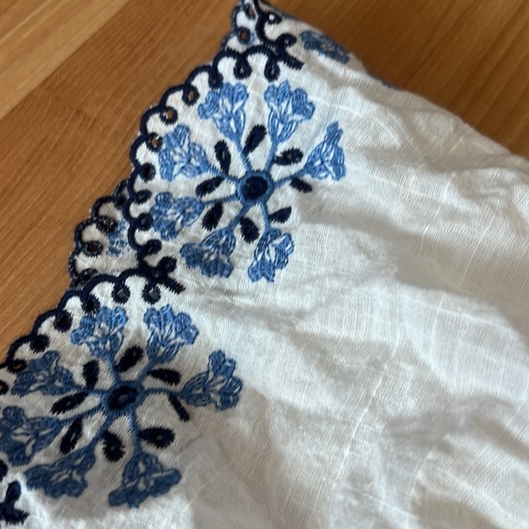 Max Studio Embroidered Blouse - Picture 9 of 15